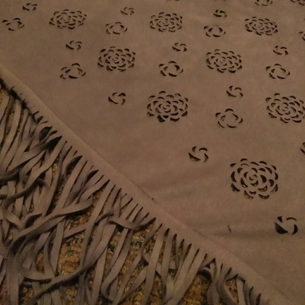 Stunning Grey Cutout Scarf